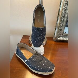 TOMS Alpargata Navy Polka Dot Ballet Flat Chambray Size 6